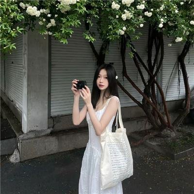 接近无限的白